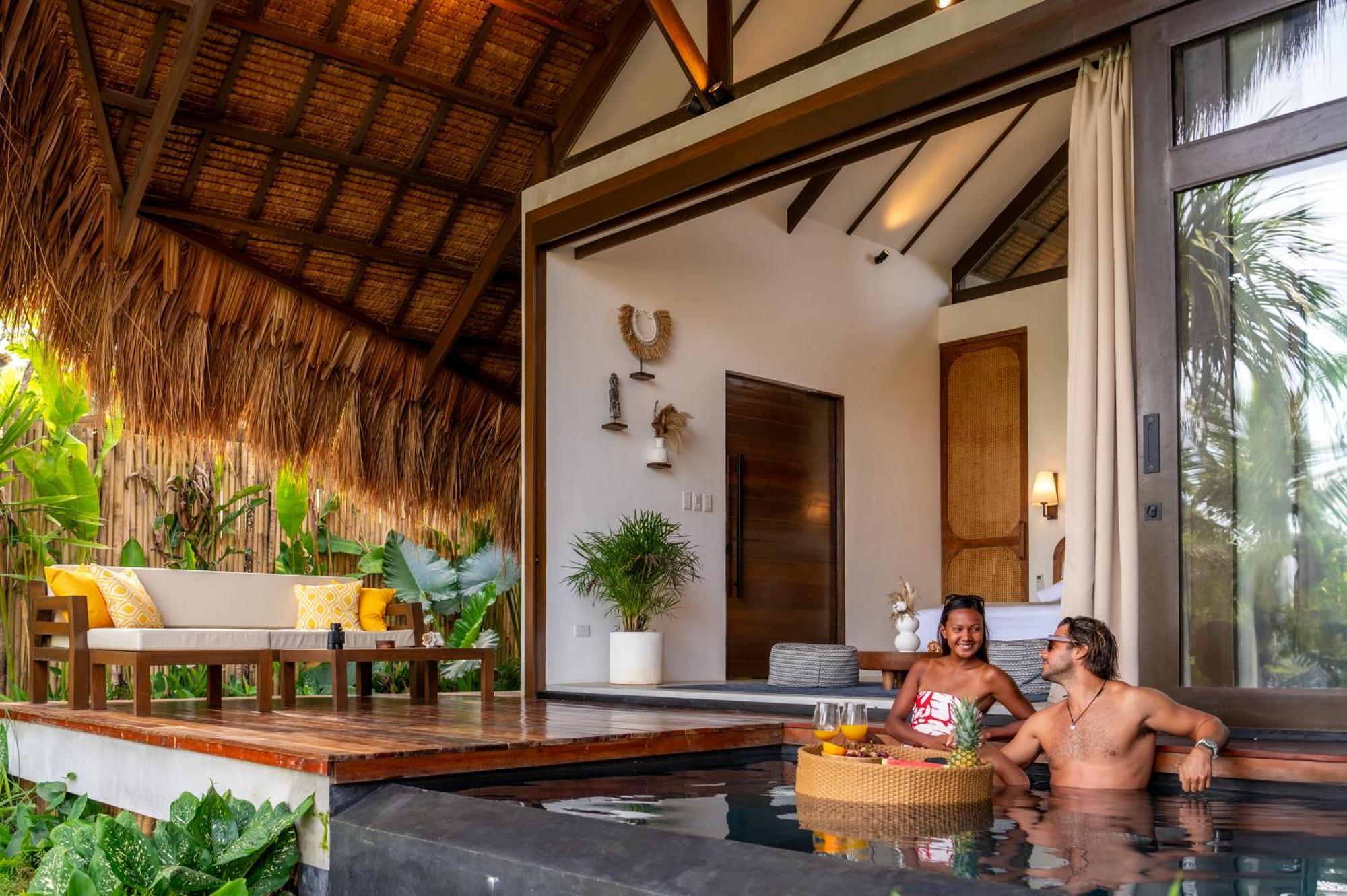 Private Villa With Pool - Kalani River Villas General Luna  Exterior photo